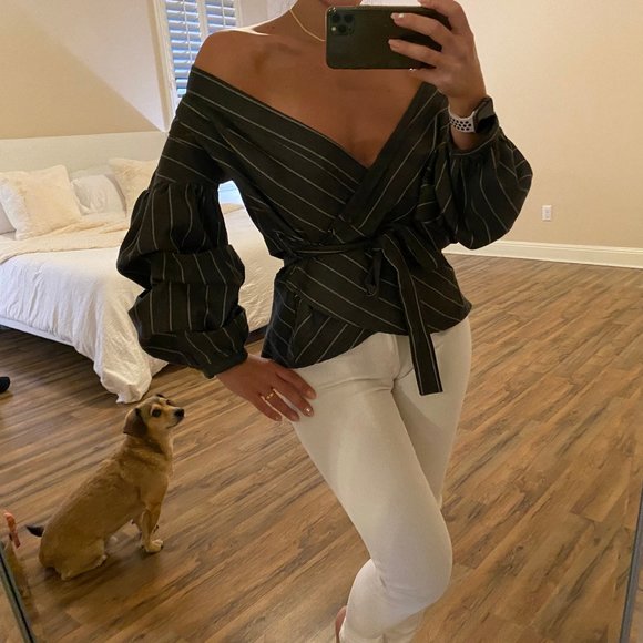 Tops - Pinstripe Puff Sleeve wrap top with belt tie sz 4